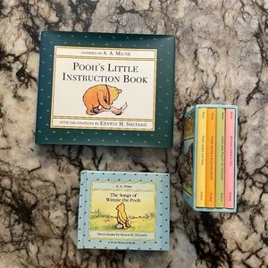 Vintage Winnie the Pooh Books - 6 total